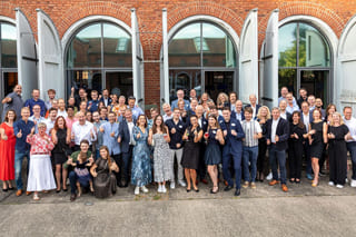 AICGroup Motiv - Karriere - Gruppenbild 25 Jahre Party